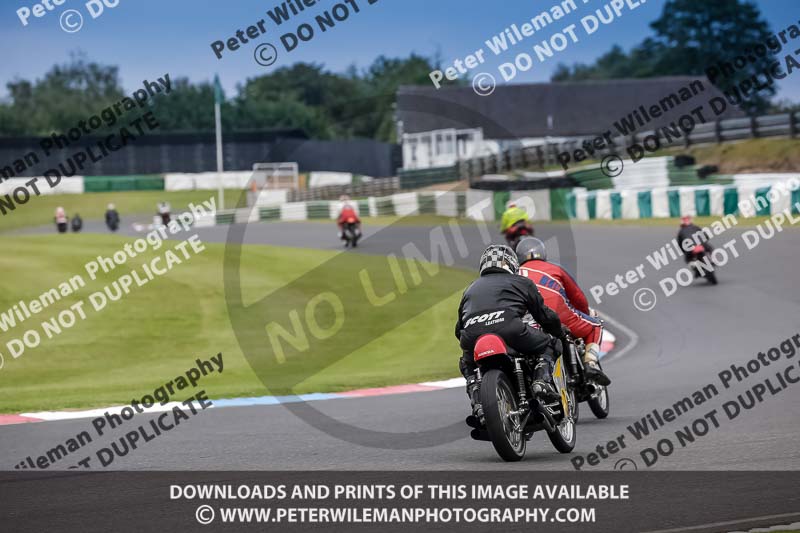 Vintage motorcycle club;eventdigitalimages;mallory park;mallory park trackday photographs;no limits trackdays;peter wileman photography;trackday digital images;trackday photos;vmcc festival 1000 bikes photographs